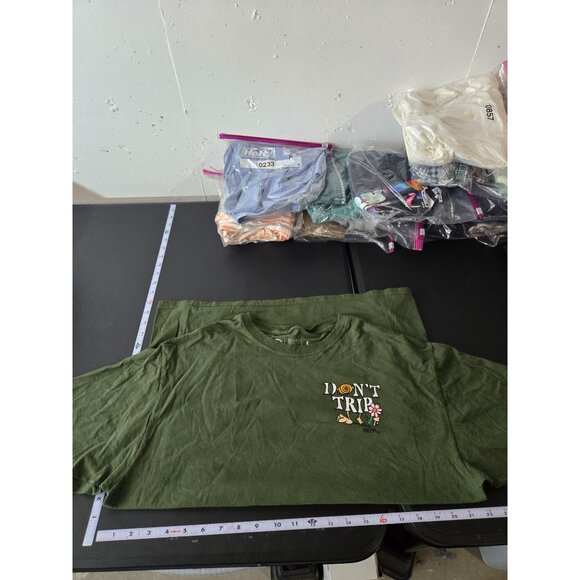 Neff Mens Green Don't Trip Short Sleeve T-Shirt Size Large Mushroom Psychedelic - Picture 5 of 7